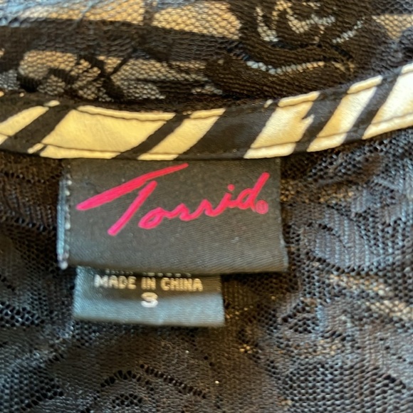 Torrid - zebra print tank tunic with black lace roses on back - size 3 - Picture 3 of 5